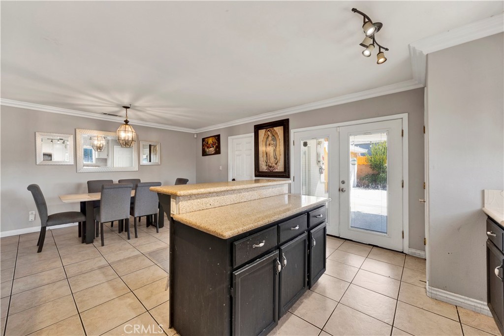 13286 Terra Bella Street Property Photo 8