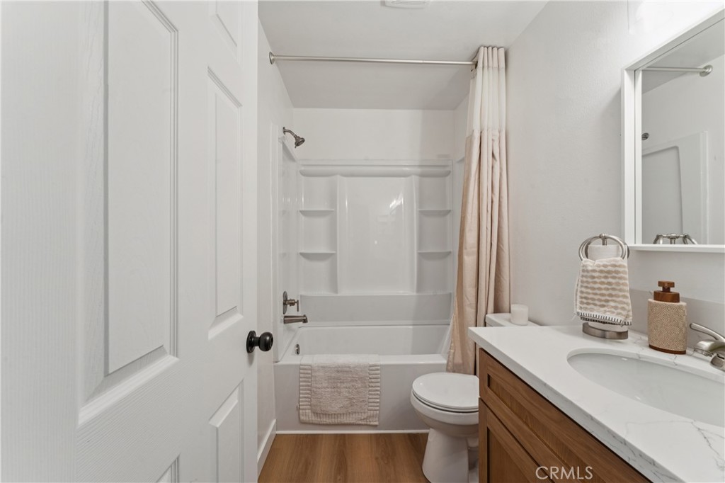 637 Holly Property Photo 27