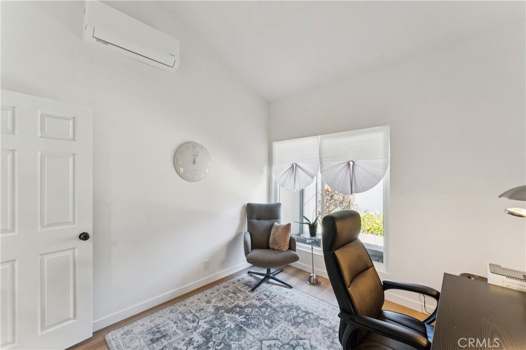 637 Holly Property Photo 32