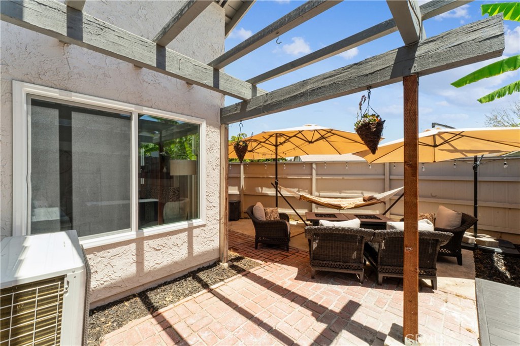 637 Holly Property Photo 34