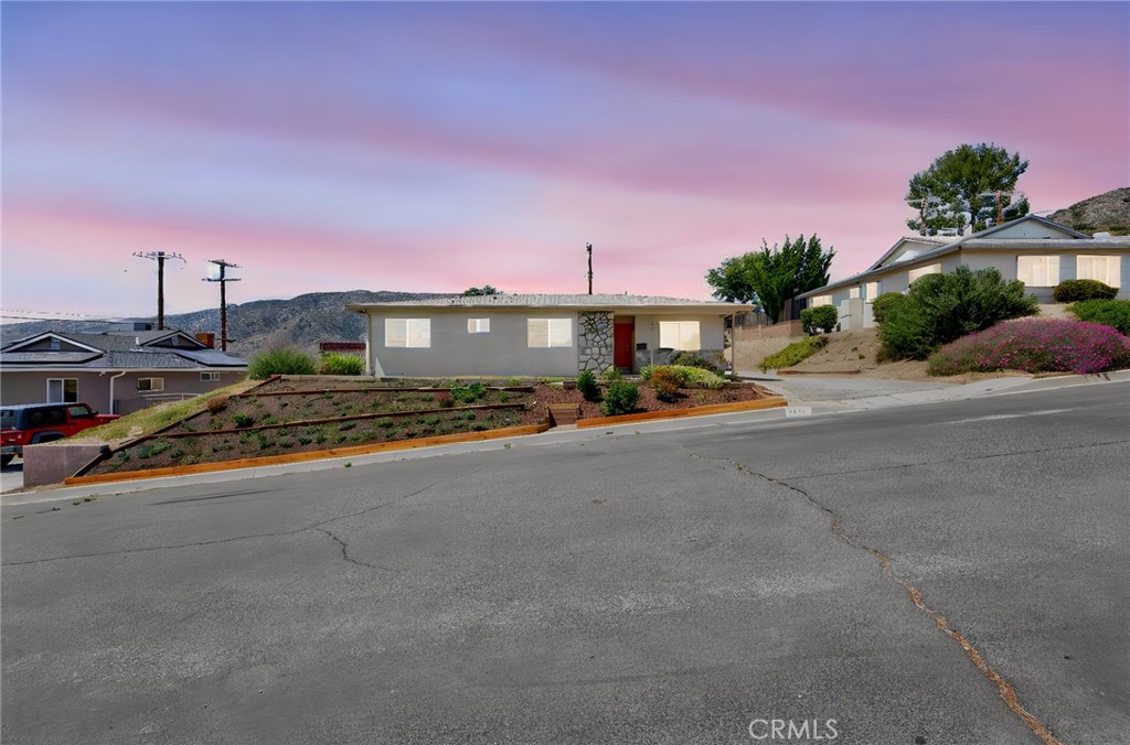 7217 Lonzo Property Photo