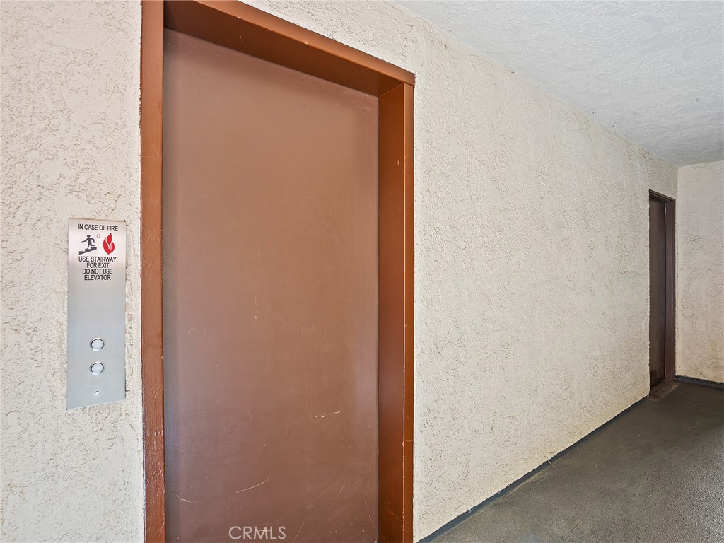 5412 Lindley Avenue 108 Property Photo 8