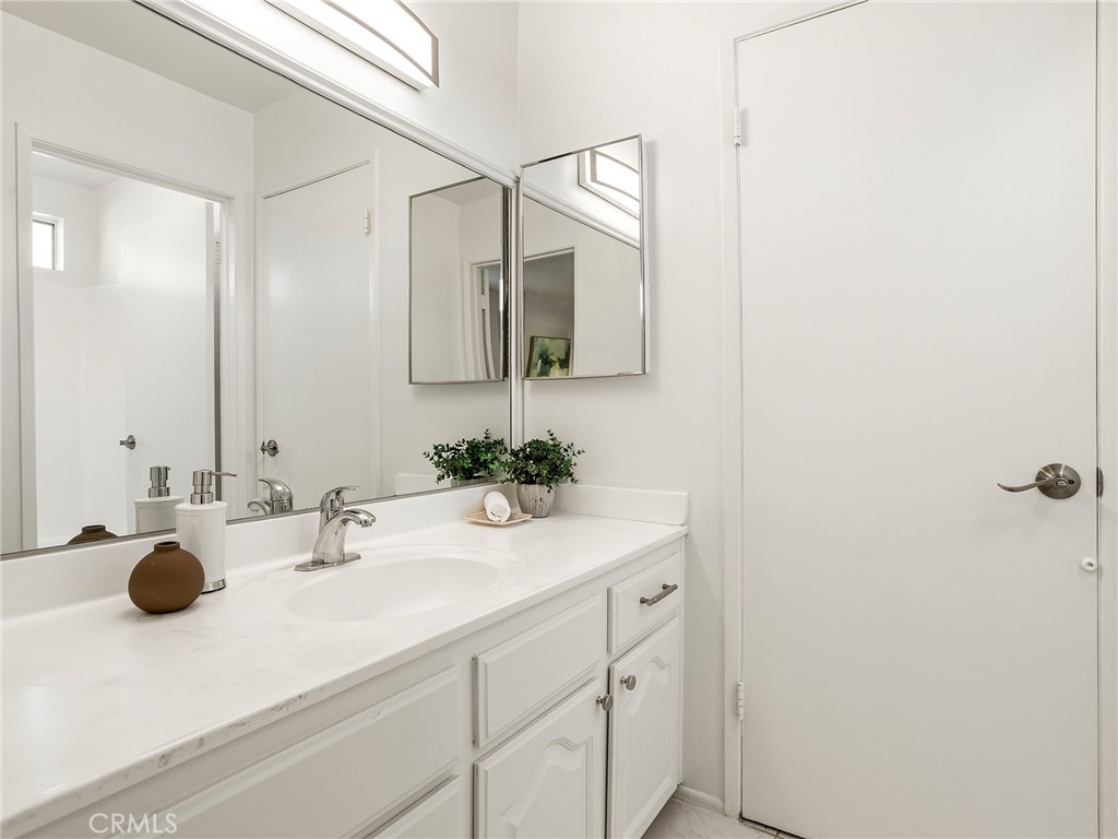 5412 Lindley Avenue 108 Property Photo 25