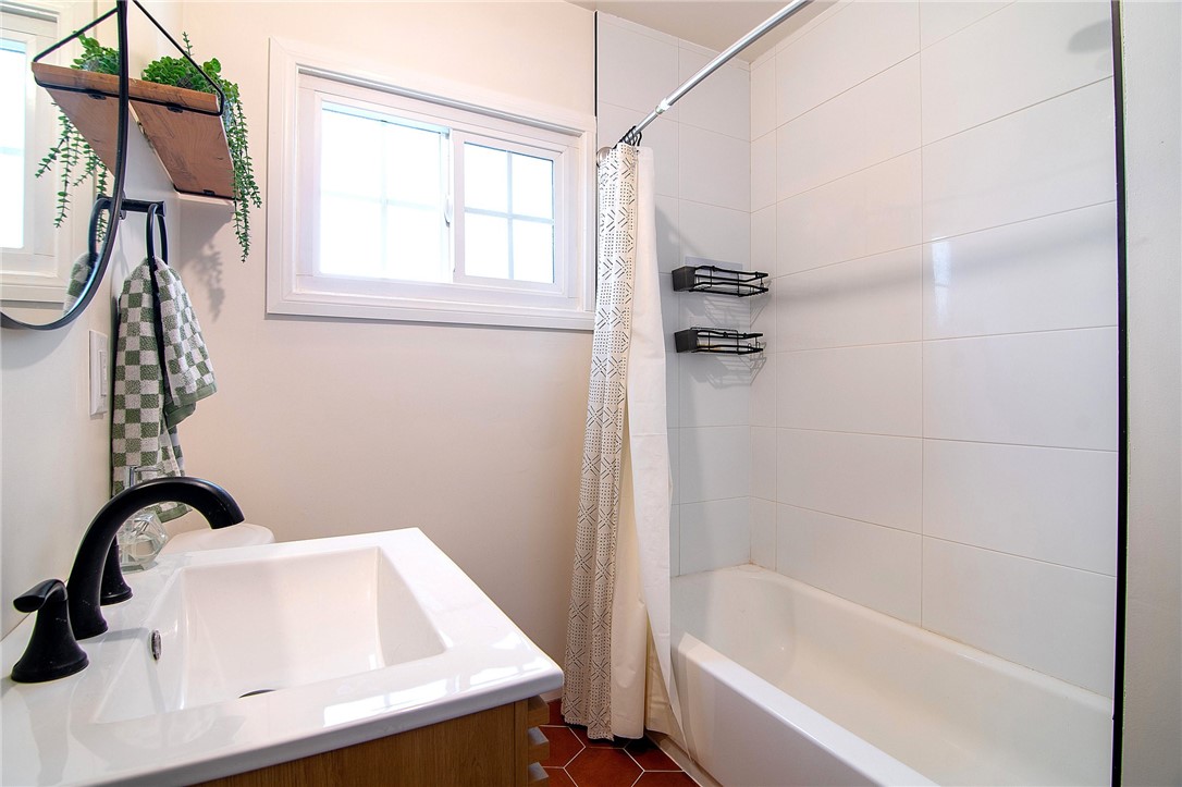 4030 Abourne Road A Property Photo 8