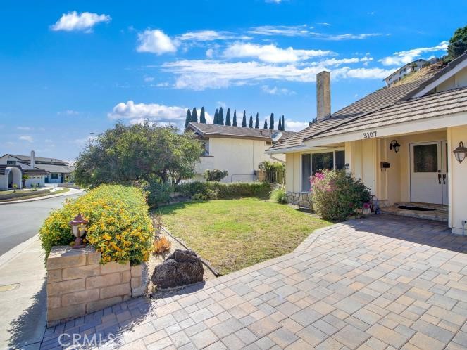3107 Mesa Verde Drive Property Photo 3
