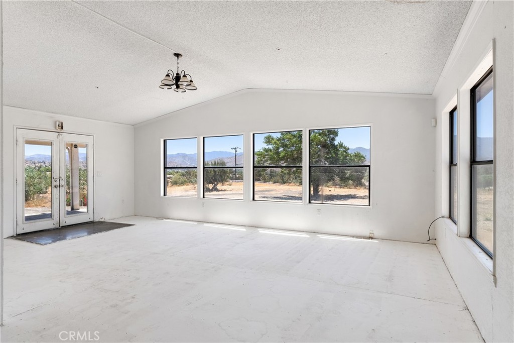 4114 Aliso Property Photo 3