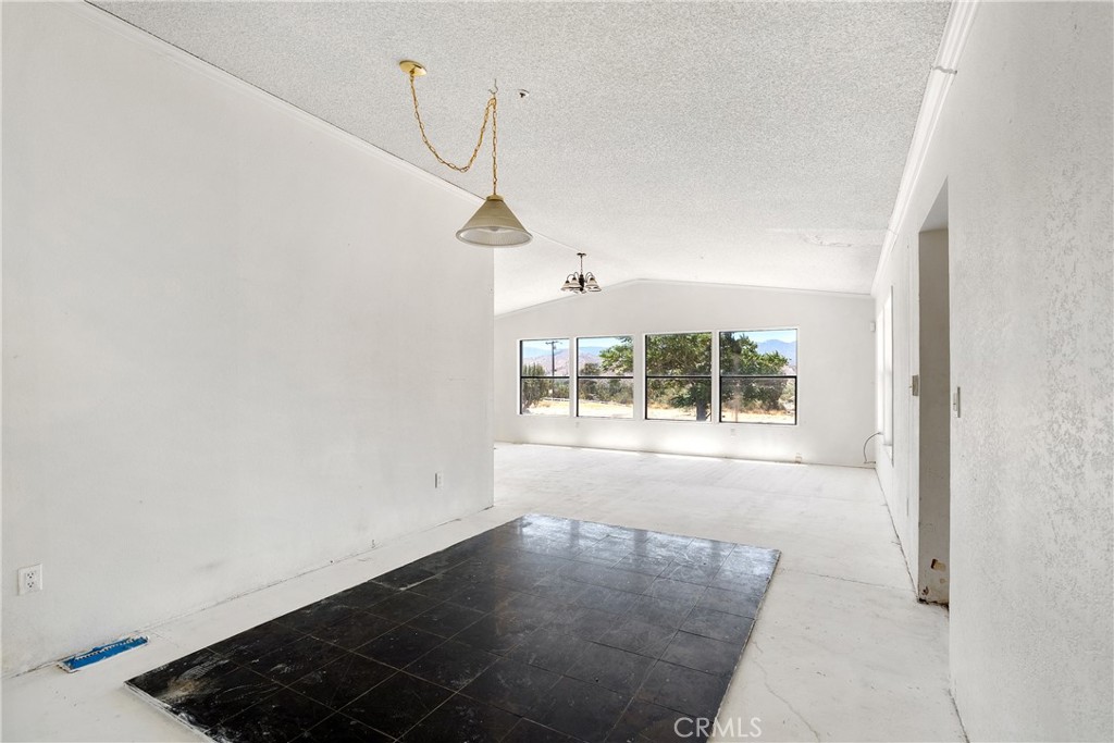 4114 Aliso Property Photo 10