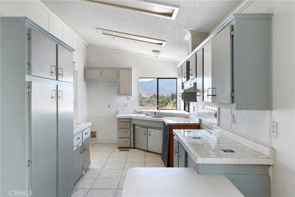 4114 Aliso Property Photo 14