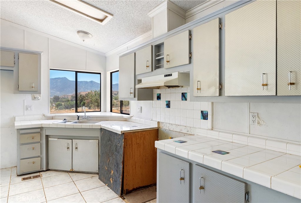 4114 Aliso Property Photo 15