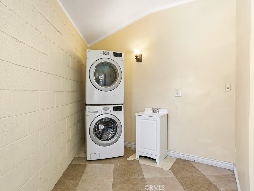 3305 Community Avenue Property Photo 45
