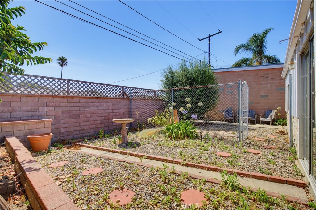 3138 S M Street Property Photo 32