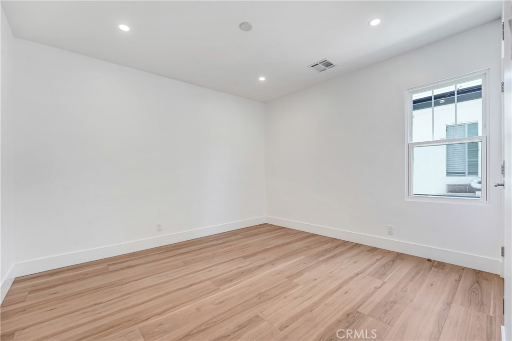 6722 Katherine Ave Property Photo 11
