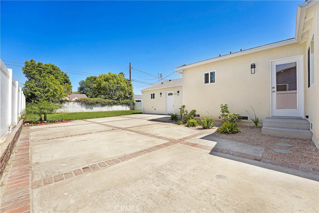 6722 Katherine Ave Property Photo 22