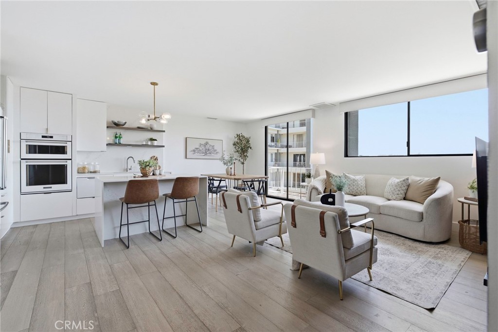 100 S Doheny 707 Property Photo 2