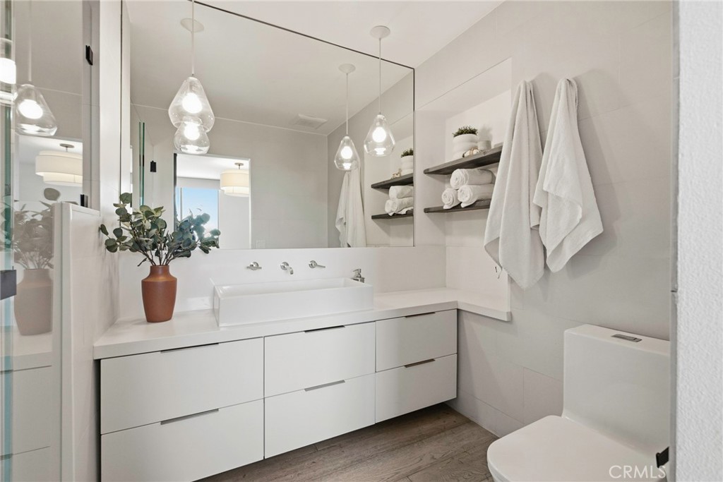 100 S Doheny 707 Property Photo 37