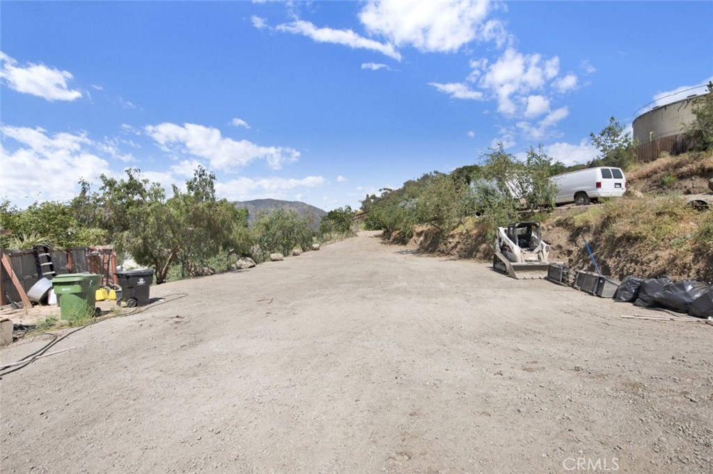 10200 Willow Springs Lane Property Photo 8