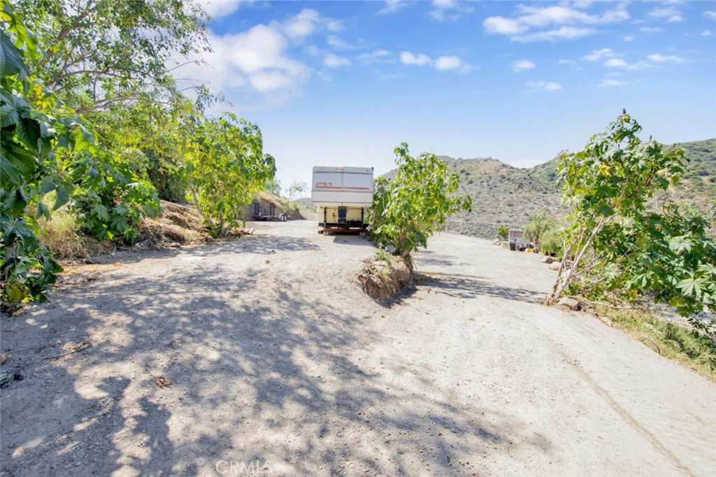 10200 Willow Springs Lane Property Photo 14