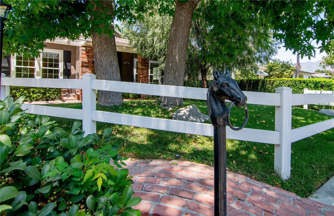 347 W Spazier Avenue Property Photo