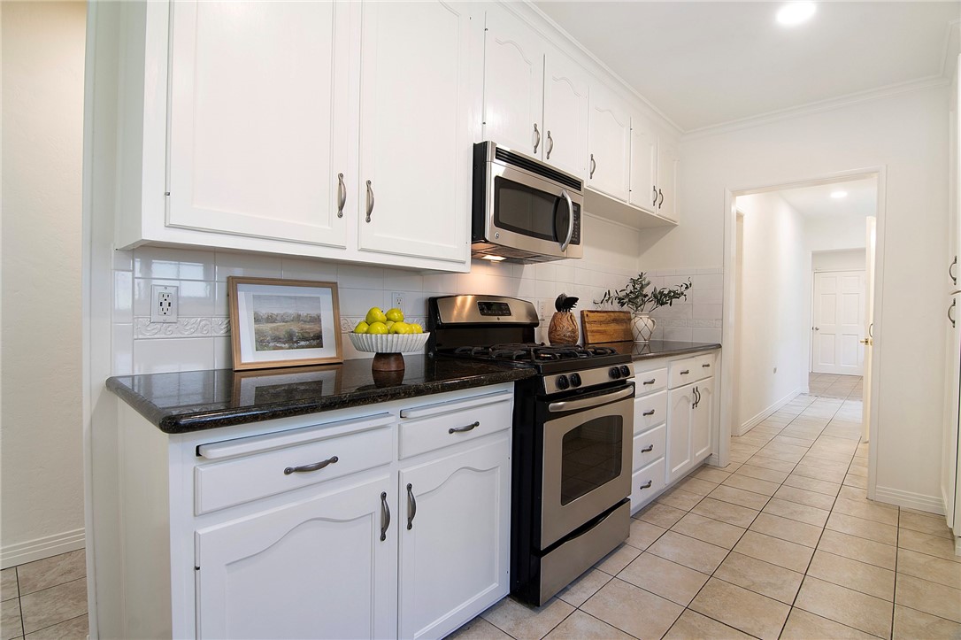 347 W Spazier Avenue Property Photo 10