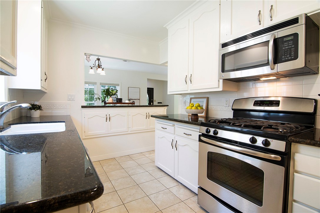 347 W Spazier Avenue Property Photo 12