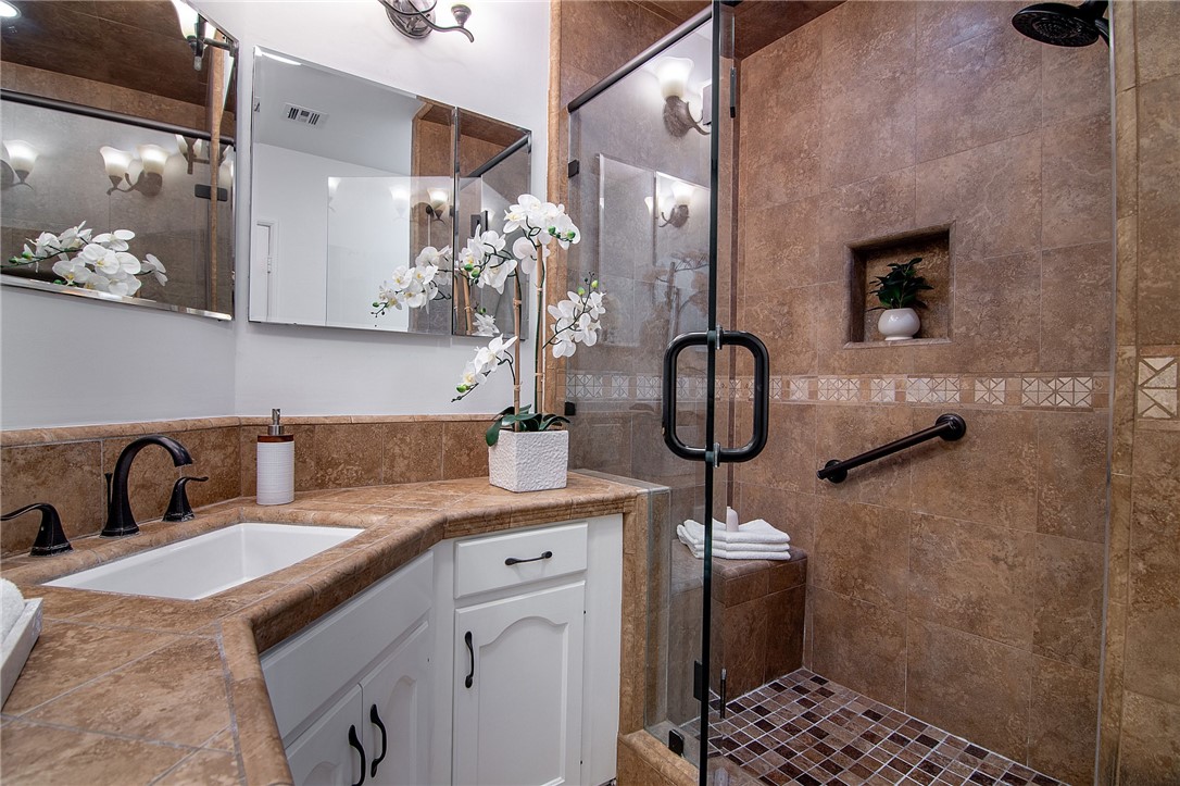 347 W Spazier Avenue Property Photo 17