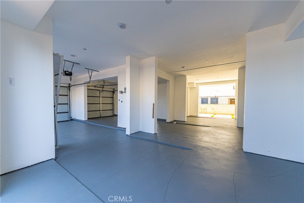 6700 Balboa Property Photo 13