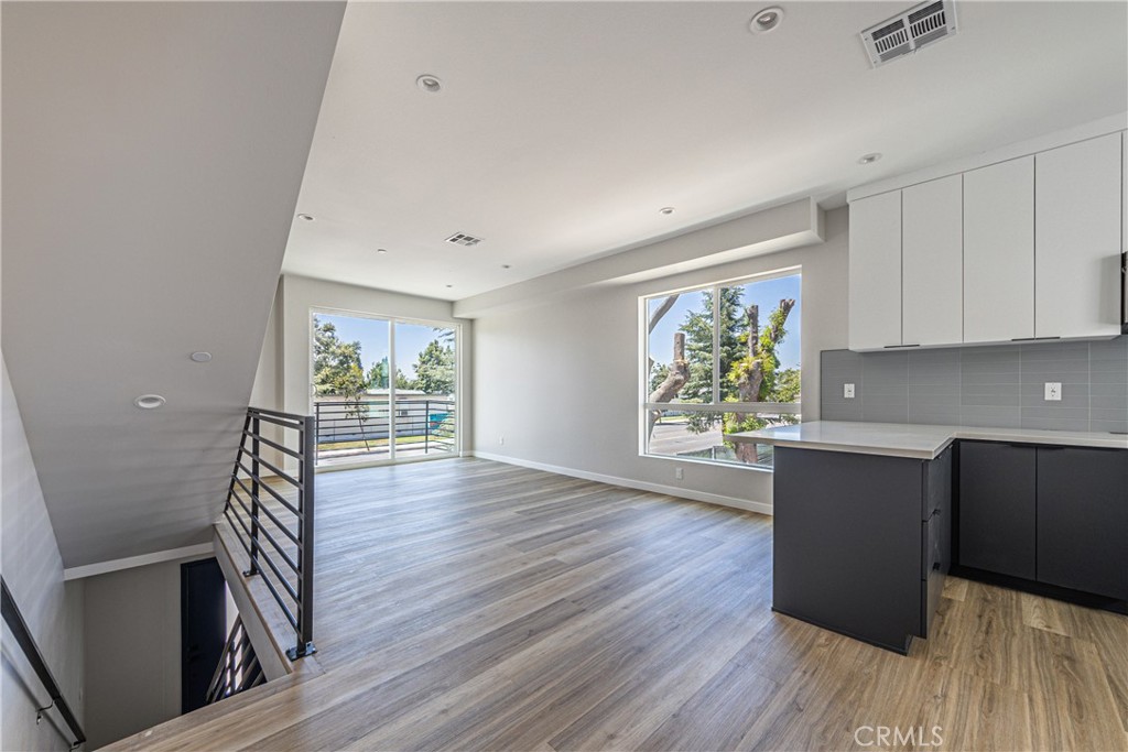 6700 Balboa Property Photo 26