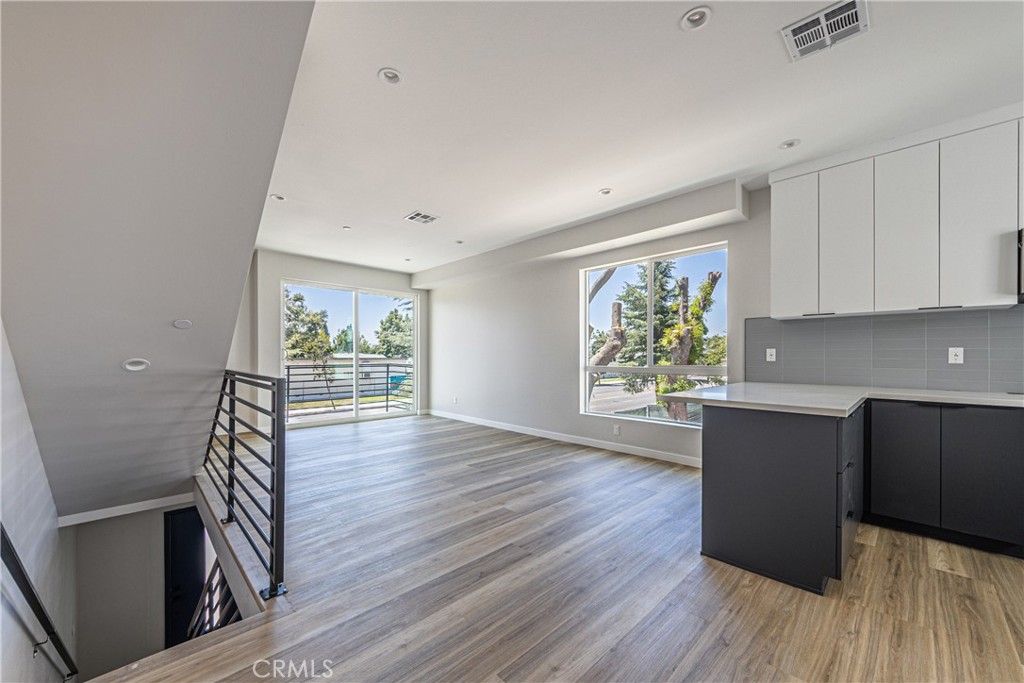 6700 Balboa Property Photo 26