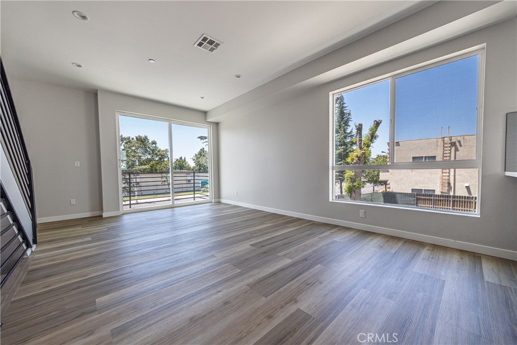 6700 Balboa Property Photo 27