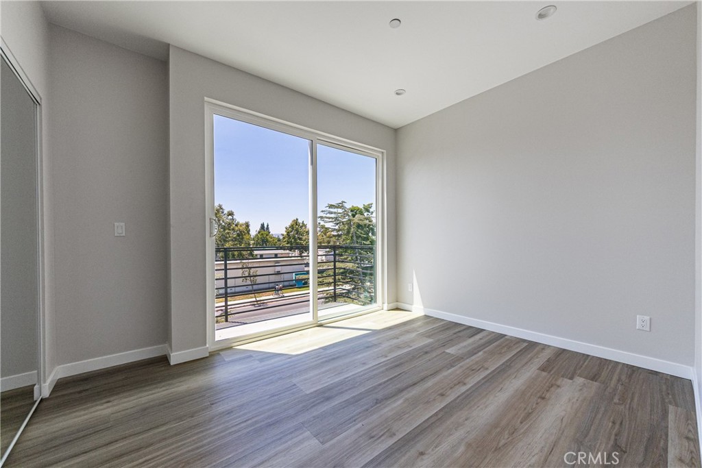 6700 Balboa Property Photo 32
