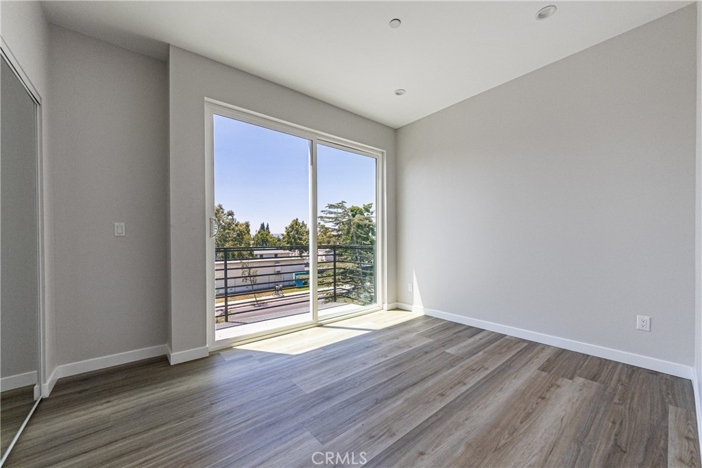 6700 Balboa Property Photo 32