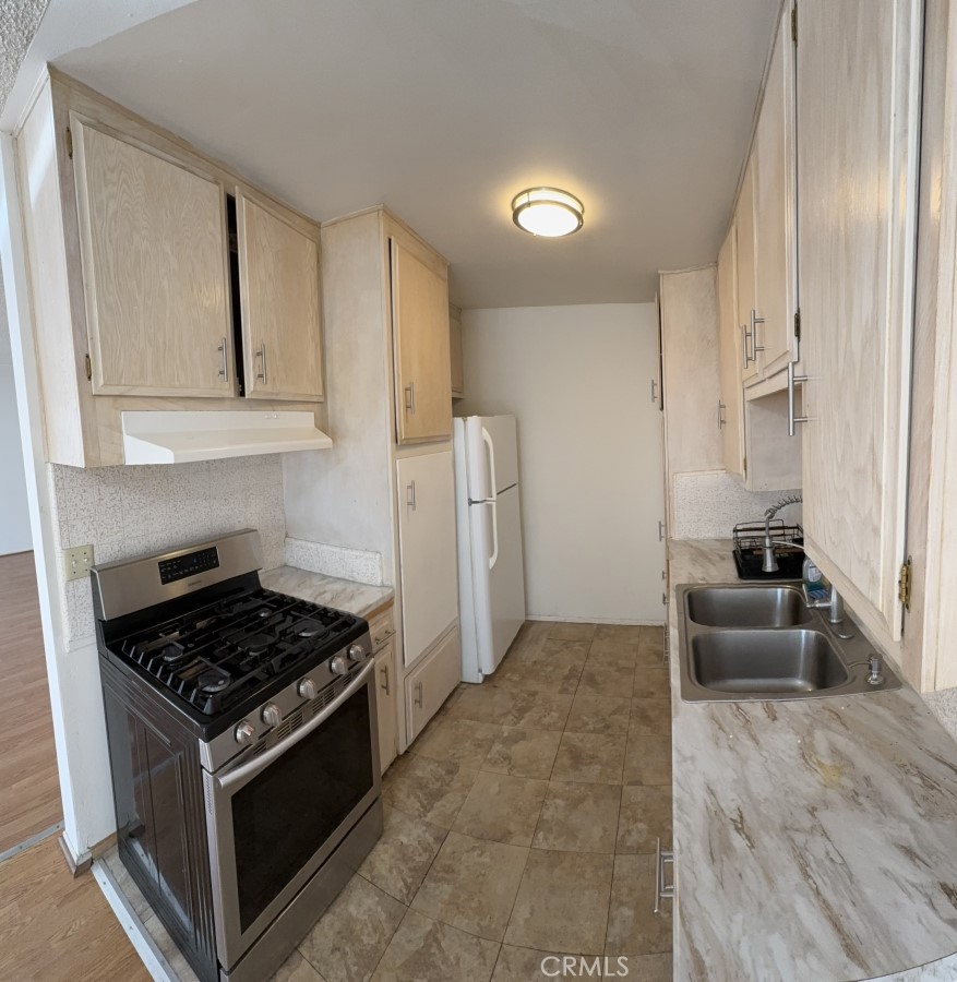 14218 Sylvan Property Photo 4