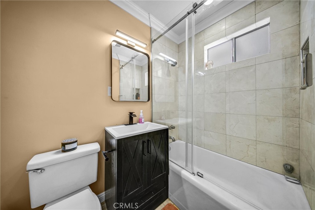 8139 Jellico Avenue Property Photo 11