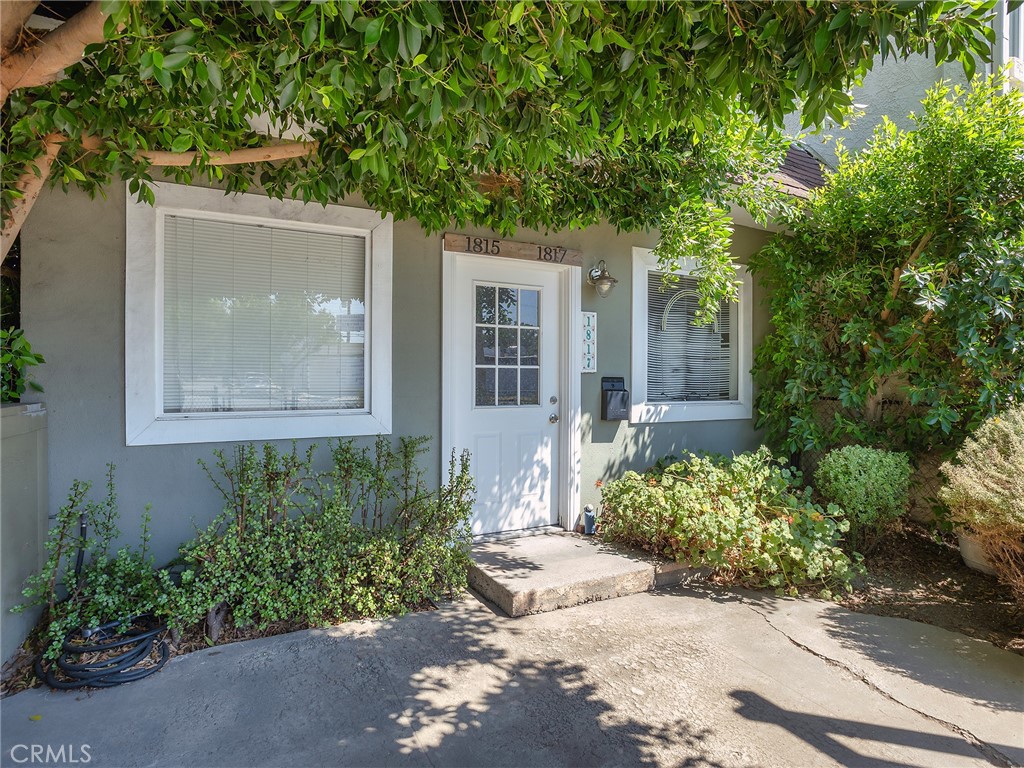1817 W Burbank Boulevard Property Photo 3