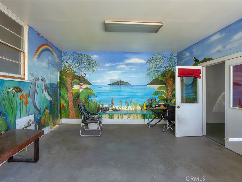 1817 W Burbank Boulevard Property Photo 16