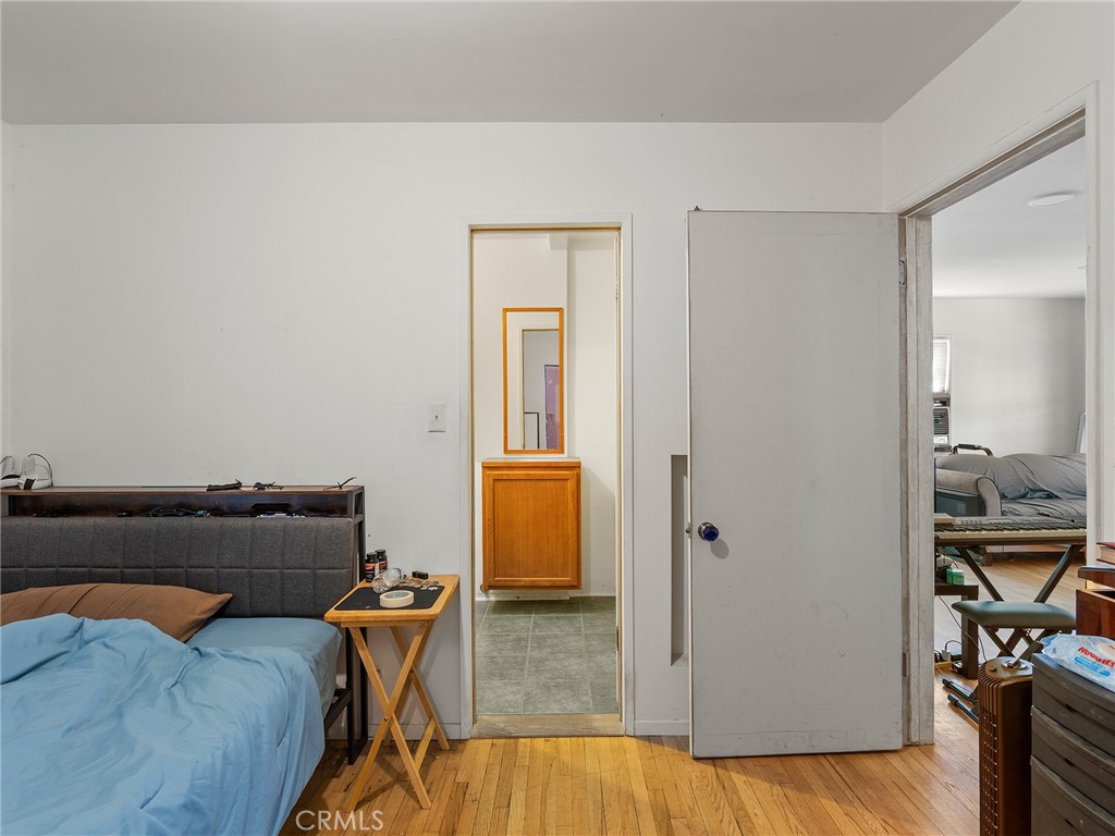 1817 W Burbank Boulevard Property Photo 29