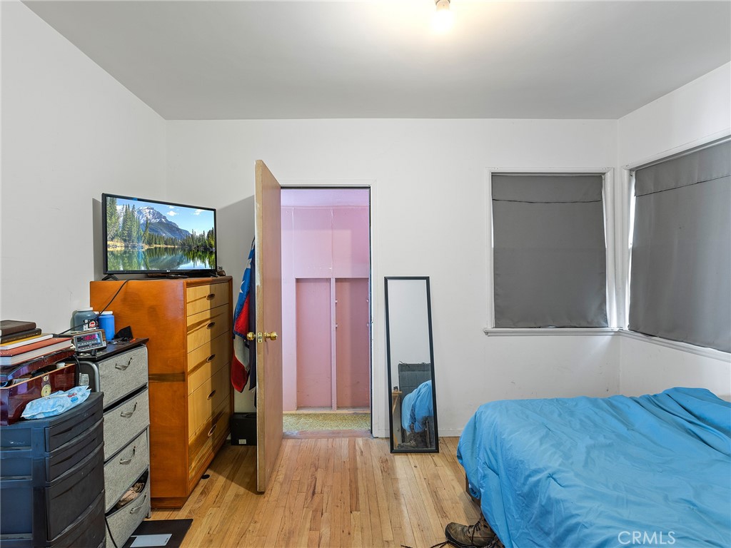 1817 W Burbank Boulevard Property Photo 30