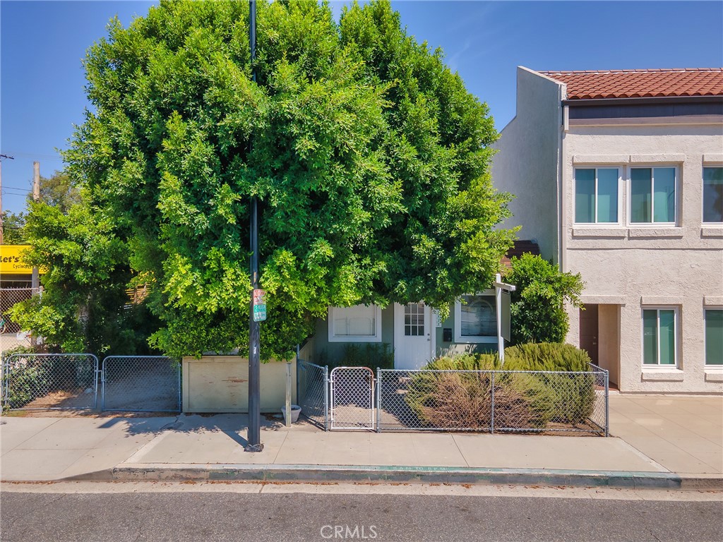1817 W Burbank Boulevard Property Photo 40