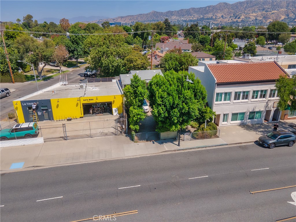 1817 W Burbank Boulevard Property Photo 43