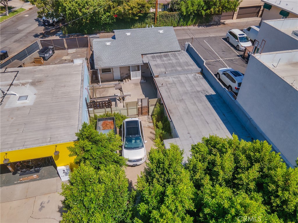 1817 W Burbank Boulevard Property Photo 44