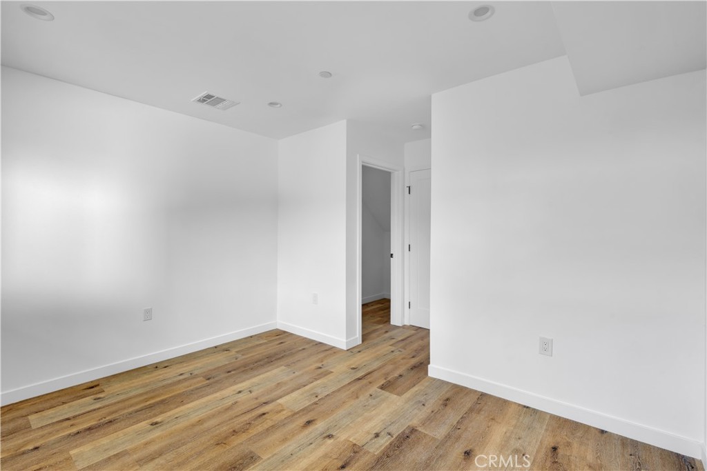 1736 Carmona Avenue Property Photo 14