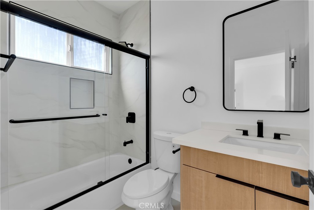 1736 Carmona Avenue Property Photo 32