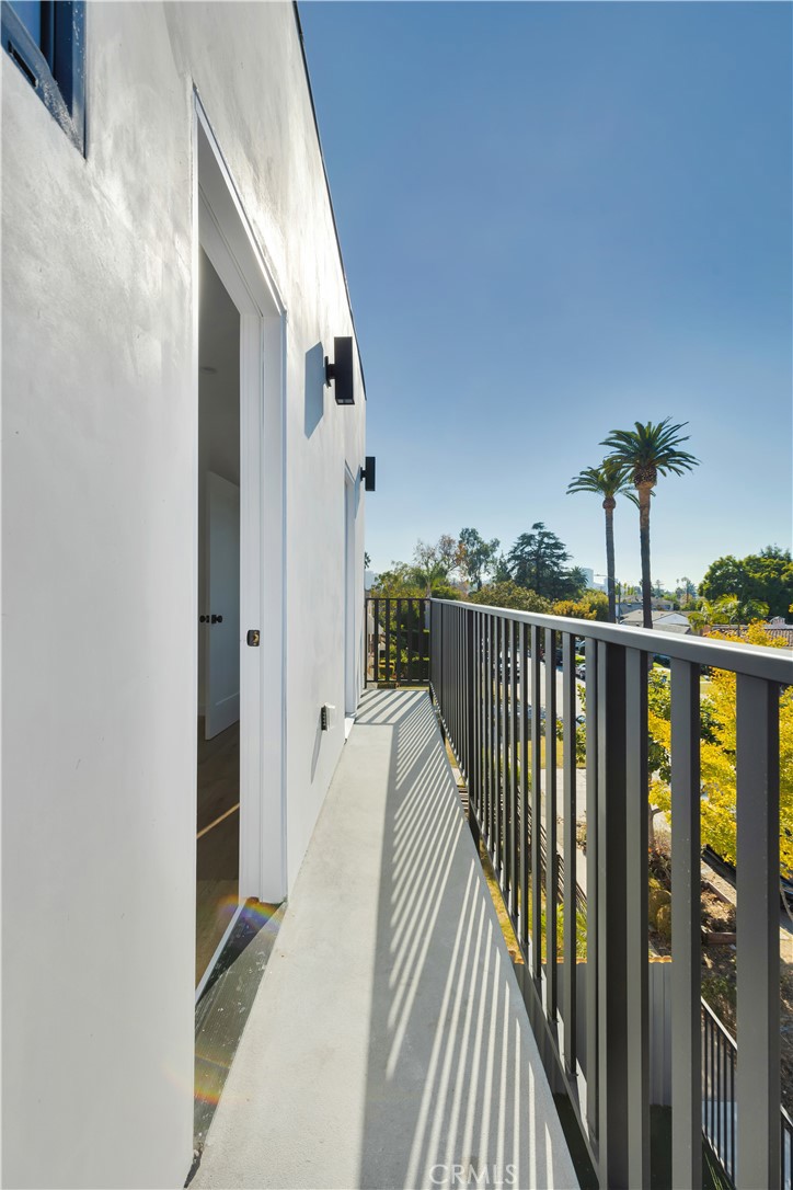 1736 Carmona Avenue Property Photo 33