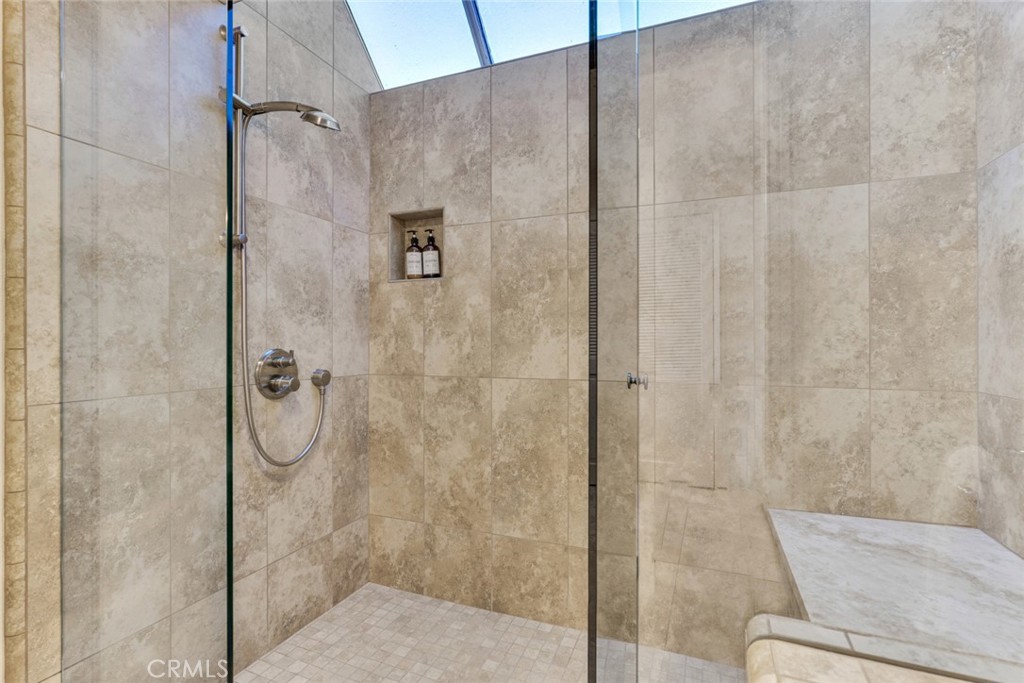 1008 W Riverside Drive 34 Property Photo 29