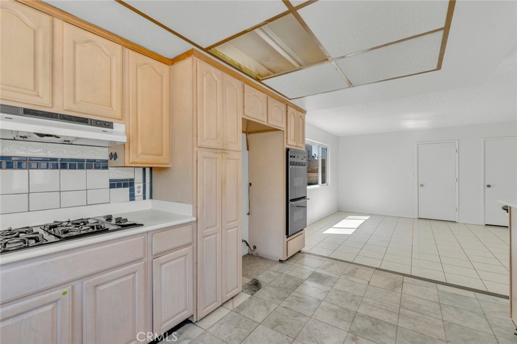 13046 Ebell Street Property Photo 28