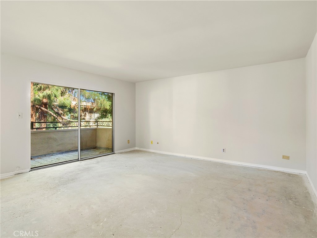 6724 Hillpark Drive 302 Property Photo 12