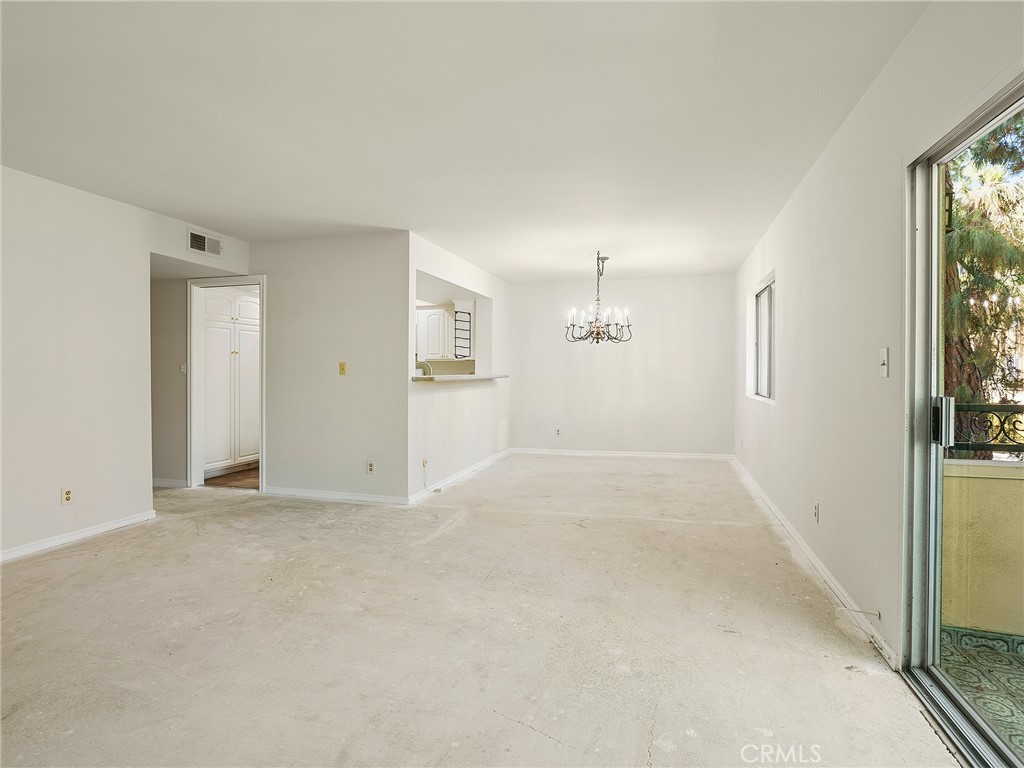 6724 Hillpark Drive 302 Property Photo 14