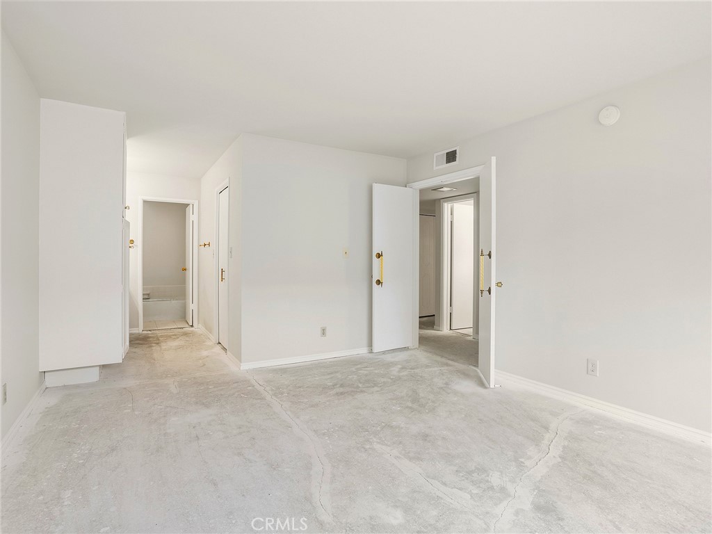6724 Hillpark Drive 302 Property Photo 17