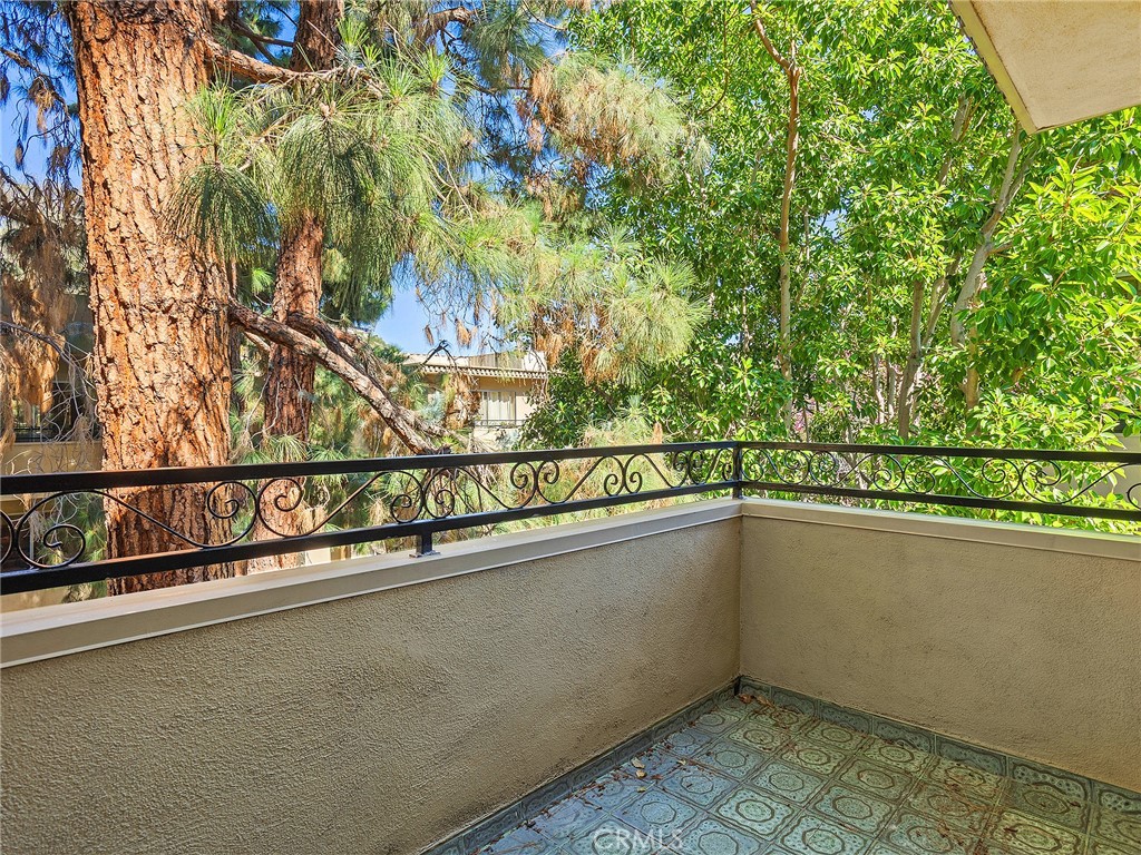 6724 Hillpark Drive 302 Property Photo 24