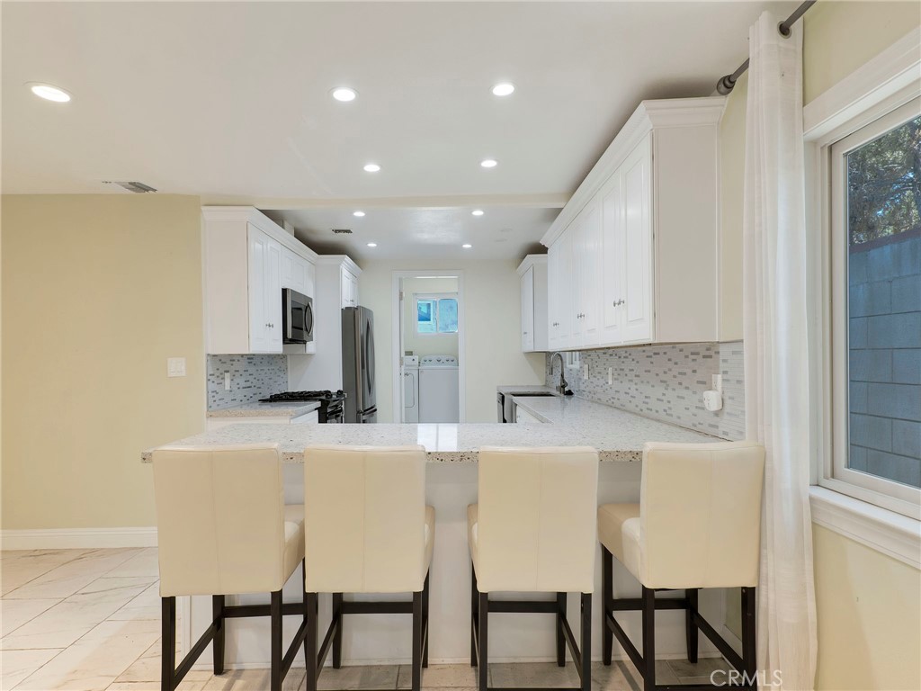 1414 Thompson Property Photo 6